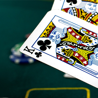  Carte roi sur table de poker